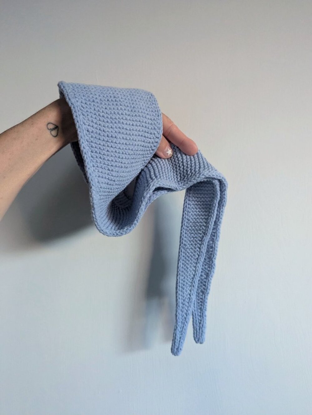 Hand Knit Sophie Scarf Skinny Wrap Neckerchief Bandana Periwinkle Sky Baby Blue - Picture 10 of 12